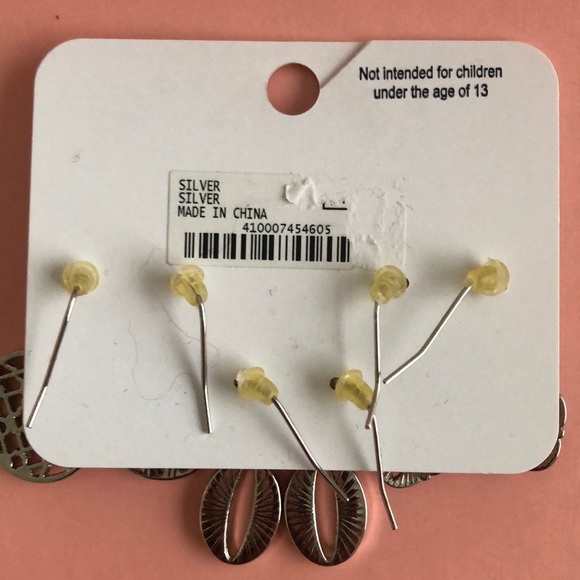 **SOLD** Charming Charlie NWT Earrings - Picture 2 of 3